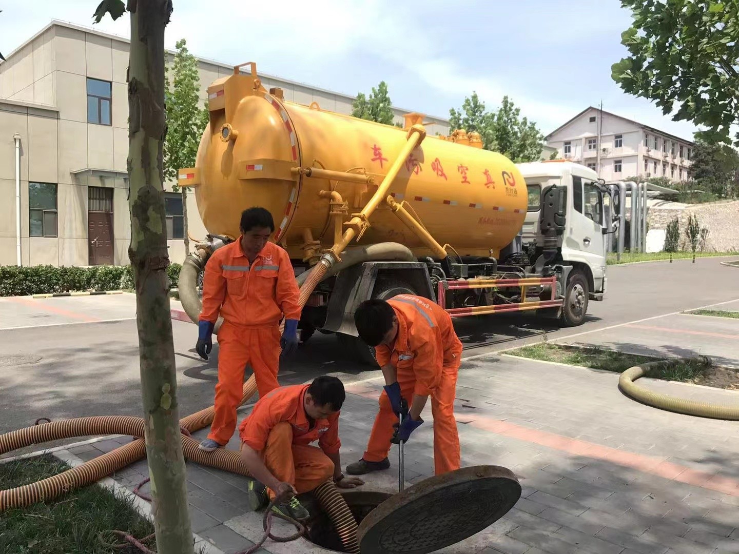 英山化粪池清理与5-8吨吸粪车施工效率分析